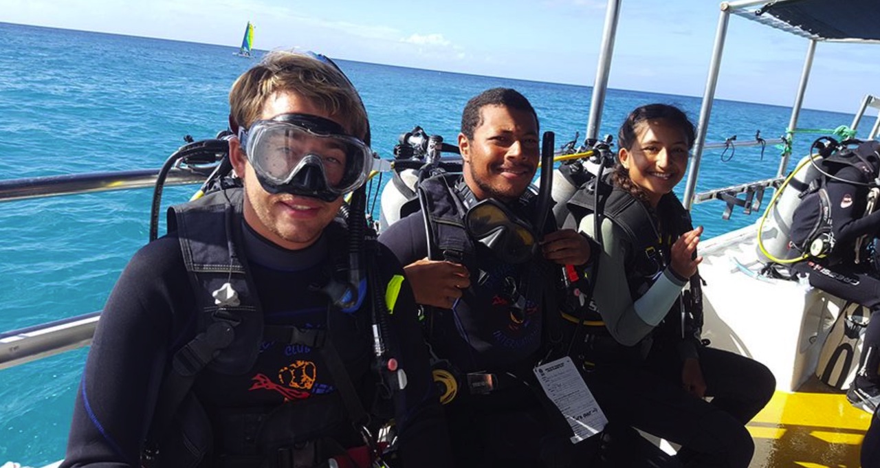 instructor de buceo